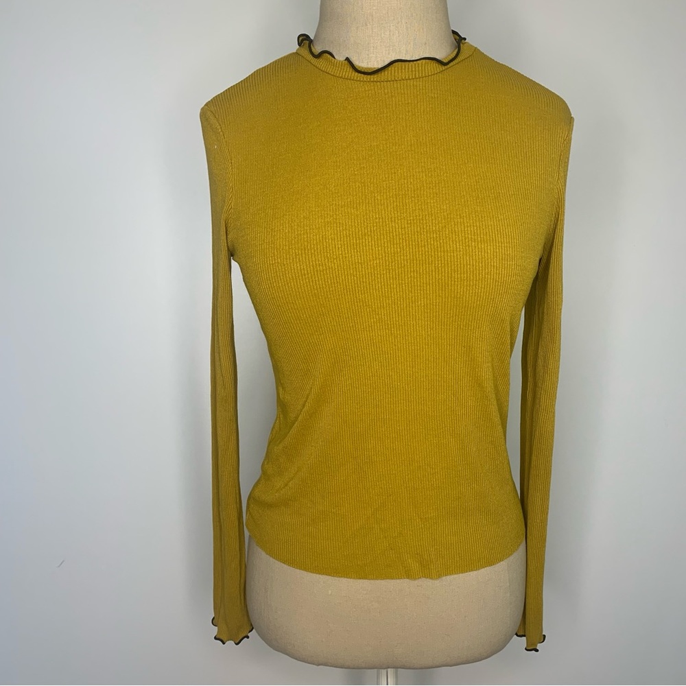 Zara ribbed lettuce trim long sleeve top Medium